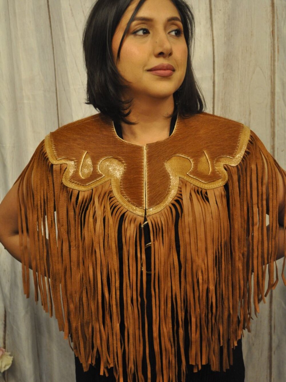 brown cowhide shawl - Picture 2 of 4